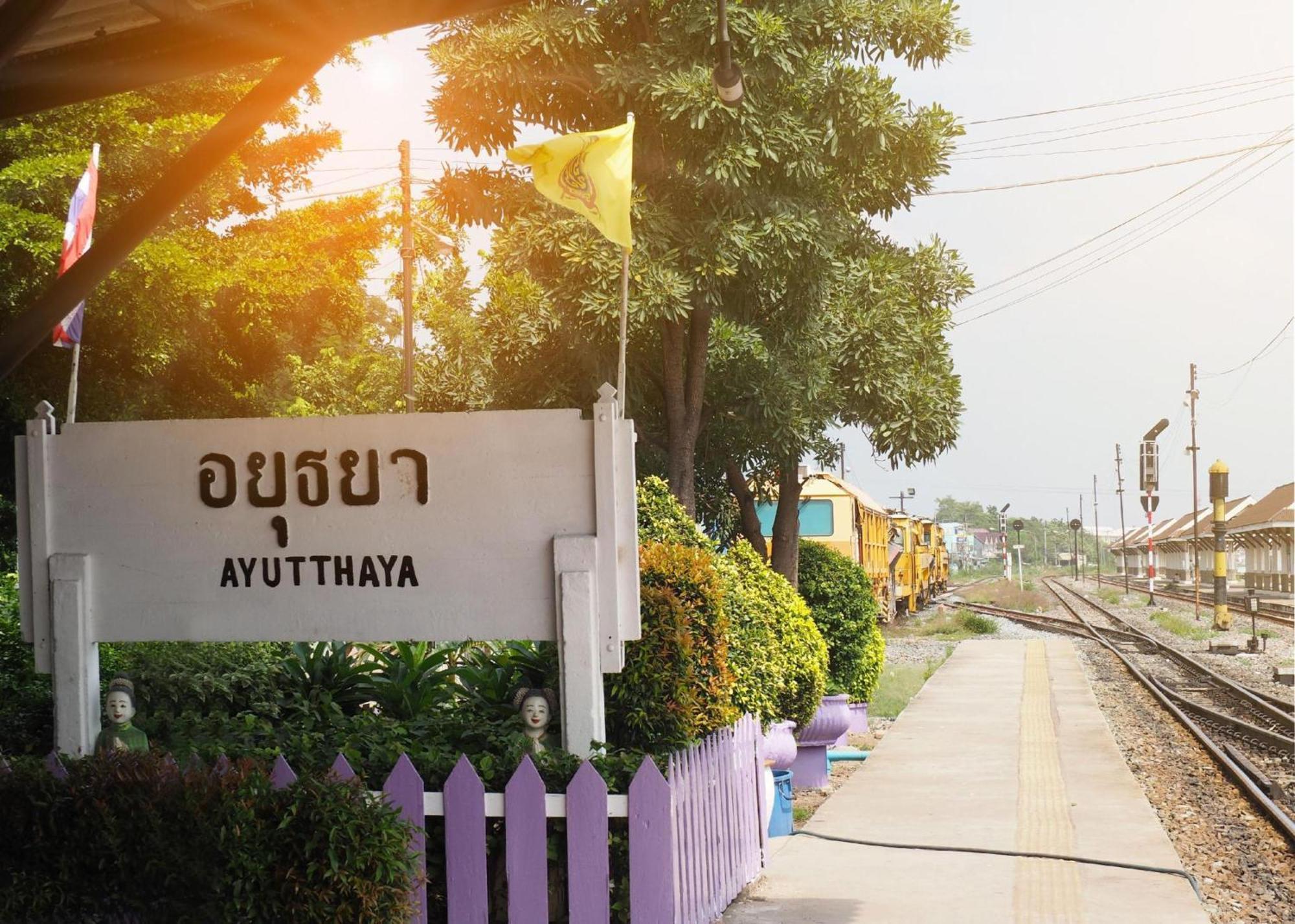 Oyo 465 Krung Kao Traveller Lodge Аюттхая Екстер'єр фото