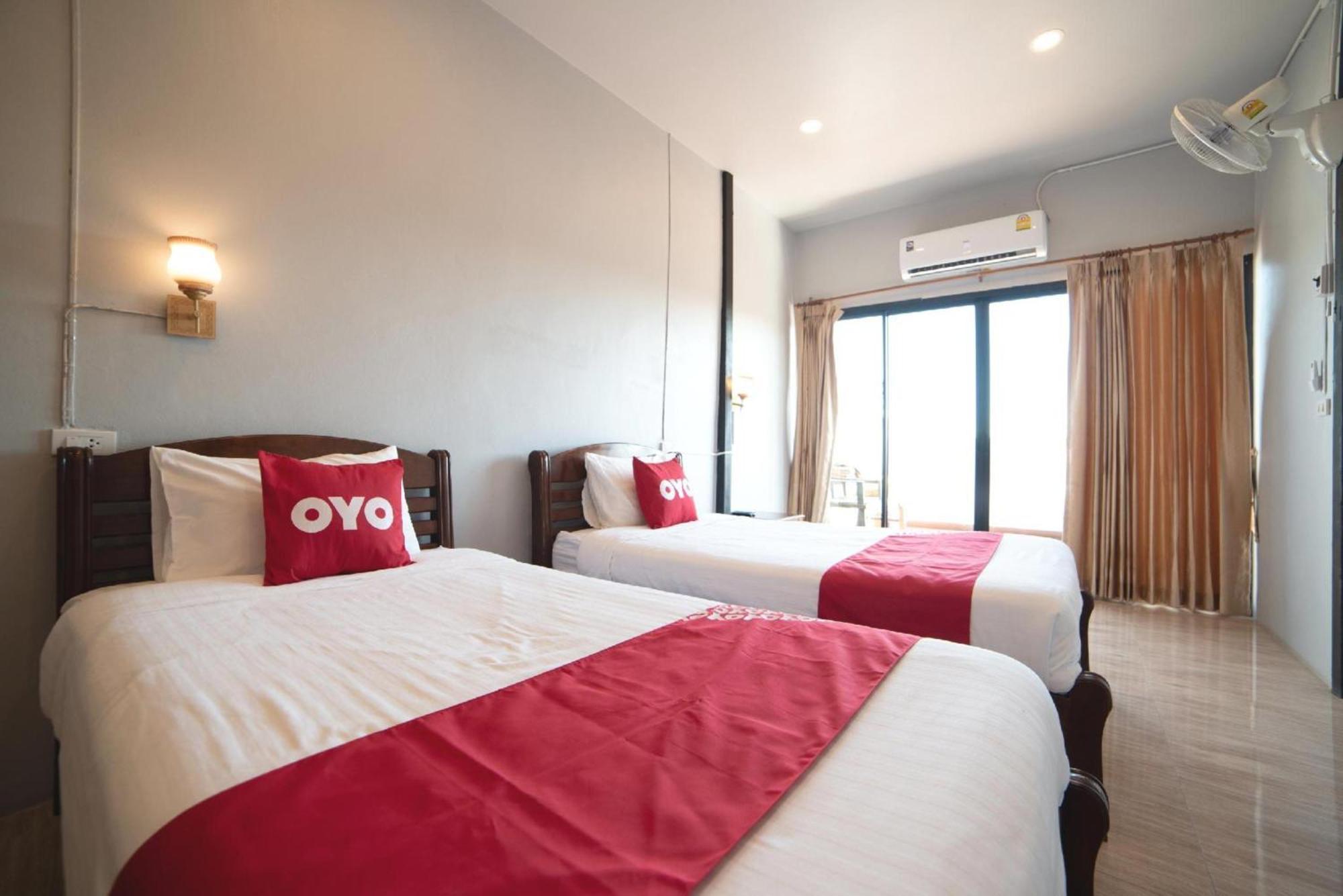 Oyo 465 Krung Kao Traveller Lodge Аюттхая Екстер'єр фото