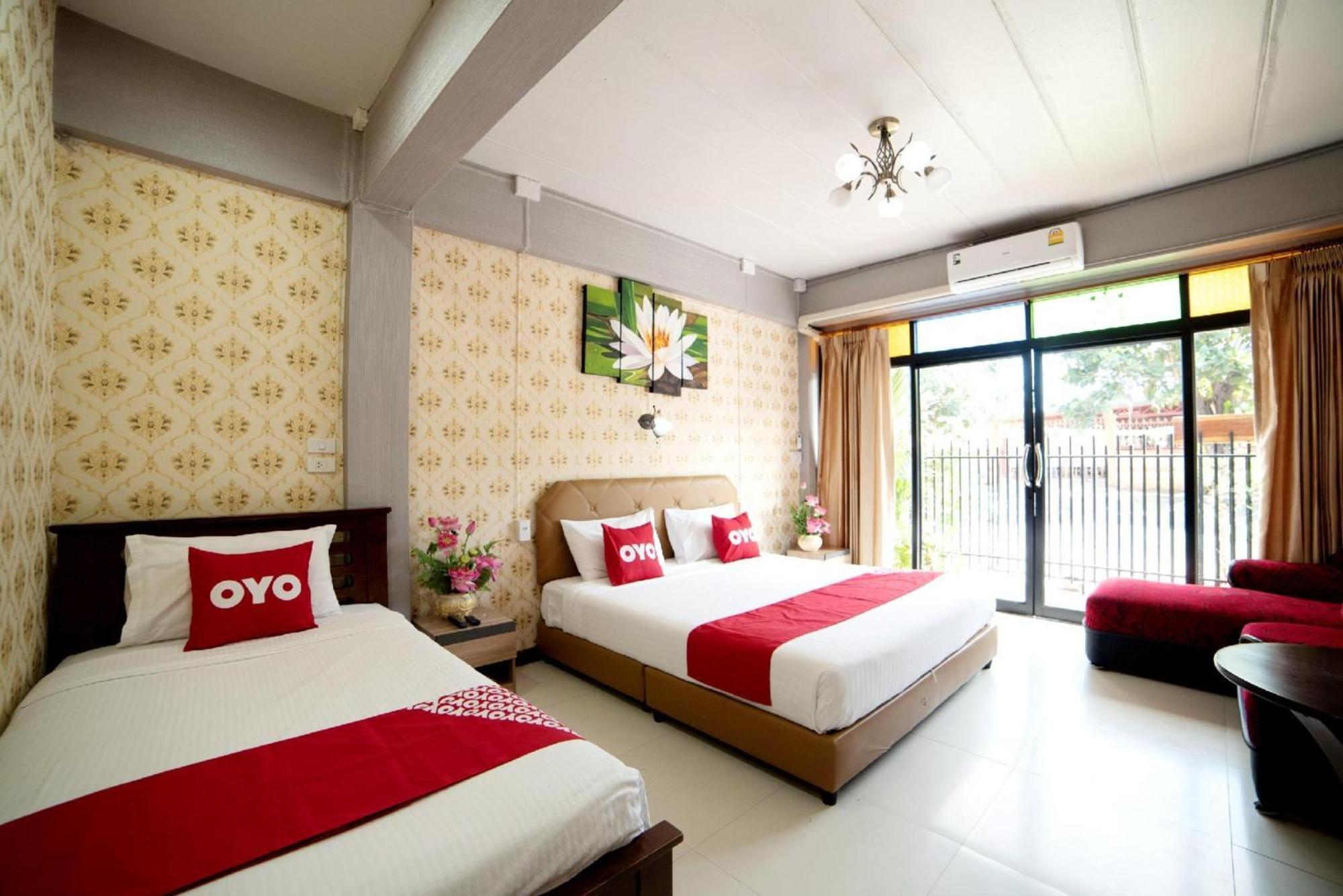 Oyo 465 Krung Kao Traveller Lodge Аюттхая Екстер'єр фото
